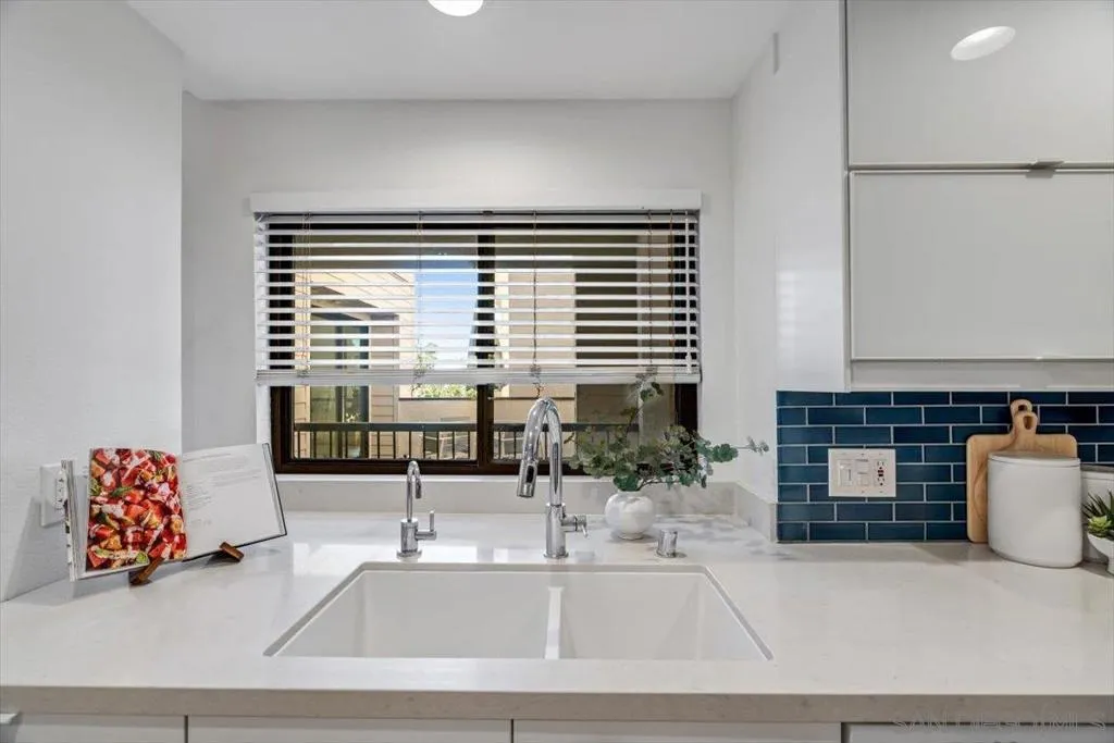 7550 Eads Ave 209, La Jolla, California 92037 home-pic-3