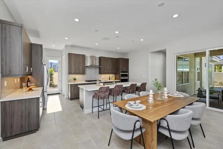 17-Kitchen and Dining