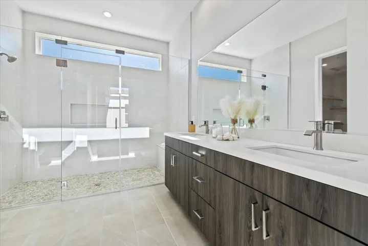 38-Bathroom