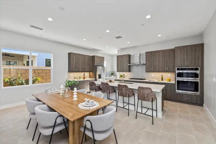 18-Kitchen and Dining