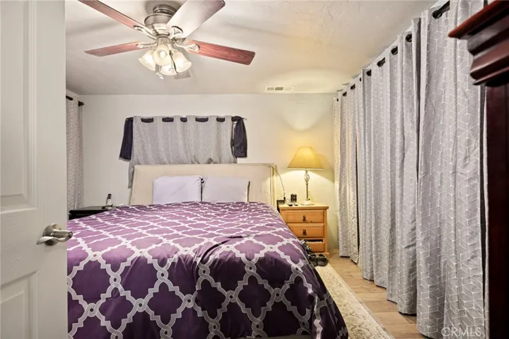 2667 Hunsaker, Running Springs, California 92382
