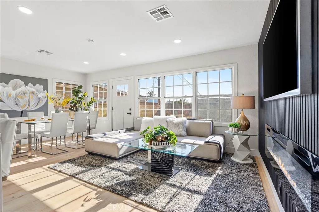 2302 W 115th, Hawthorne, California 90250 home-pic-6