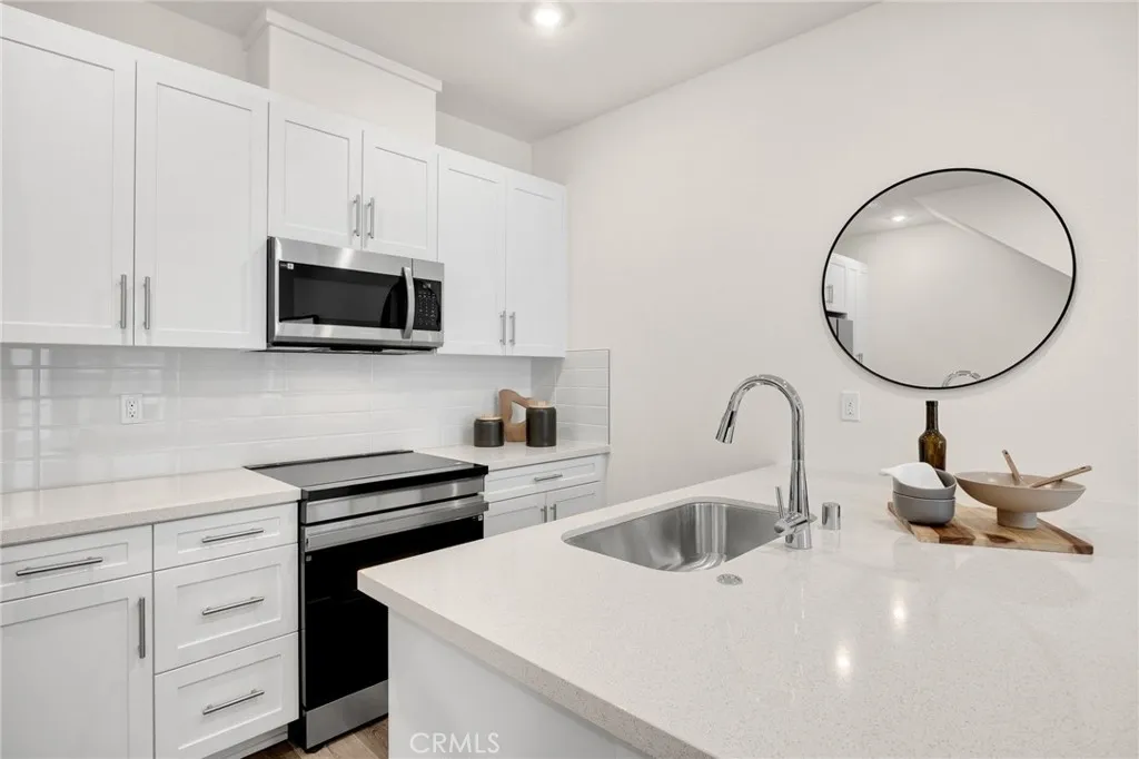 1952 Avenida Del Sol, Placentia, California 92870 home-pic-9