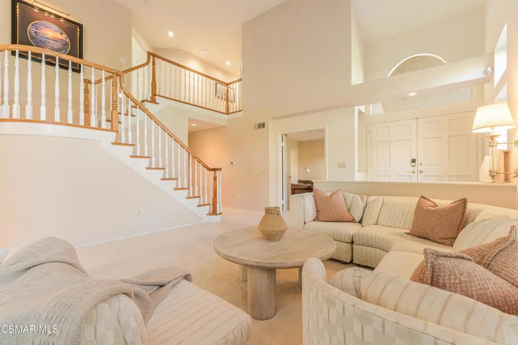 368 Pellburne Court, Simi Valley, California 93065 home-pic-4