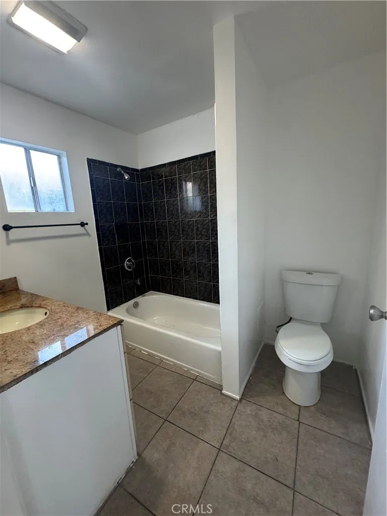 5830 4th, Los Angeles, California 90043 home-pic-17