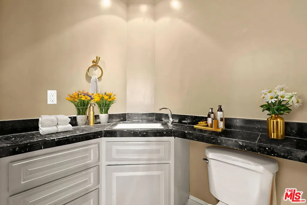 803 N Rexford Drive, Beverly Hills, California 90210 home-pic-48