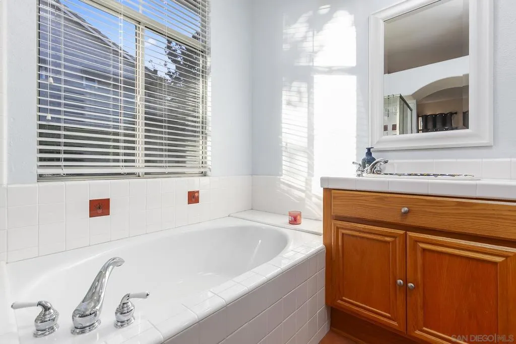 1106 Paseo Marguerita, Chula Vista, California 91910 home-pic-41