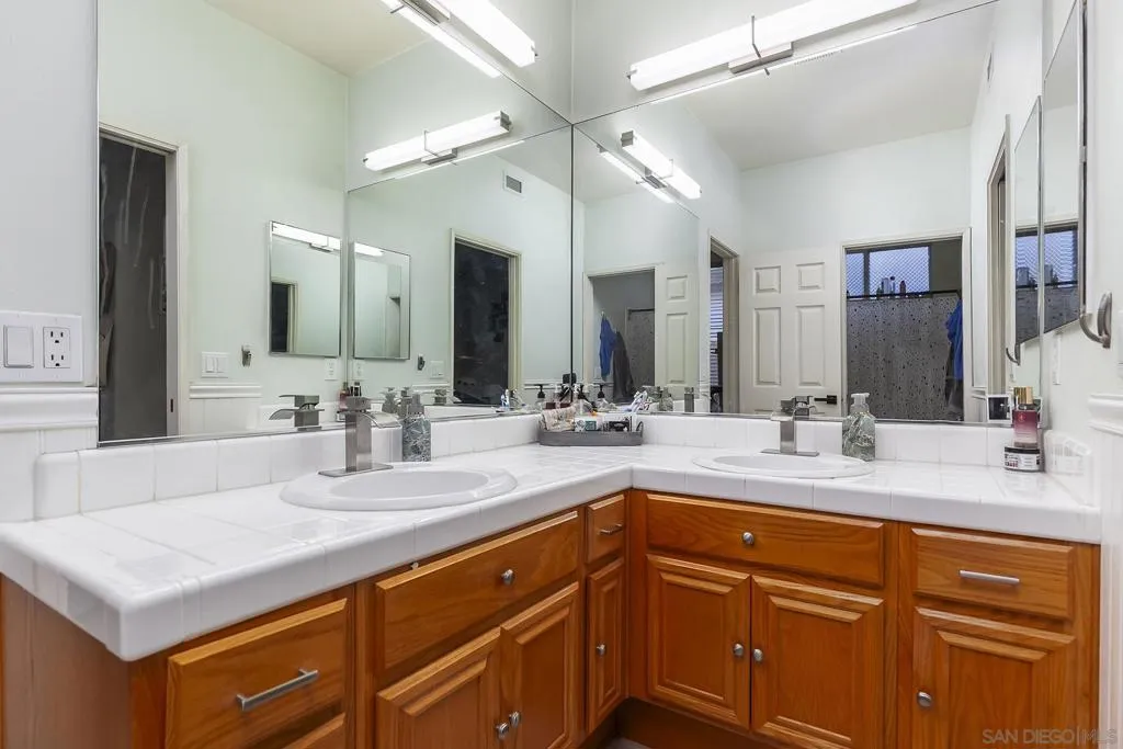 1106 Paseo Marguerita, Chula Vista, California 91910 home-pic-49