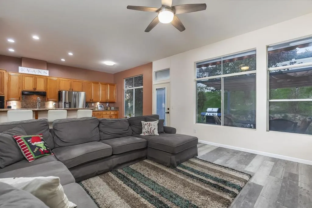 1106 Paseo Marguerita, Chula Vista, California 91910 home-pic-26