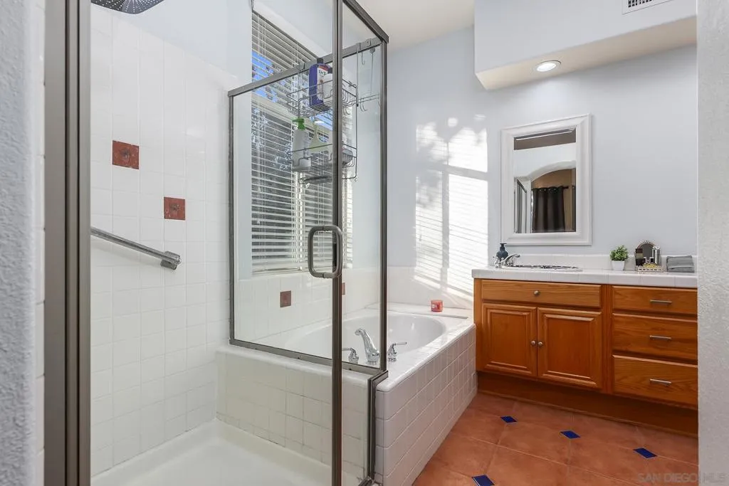 1106 Paseo Marguerita, Chula Vista, California 91910 home-pic-38