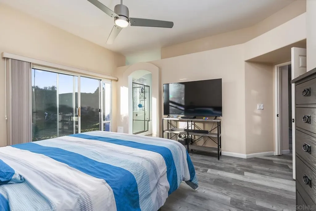 1106 Paseo Marguerita, Chula Vista, California 91910 home-pic-35