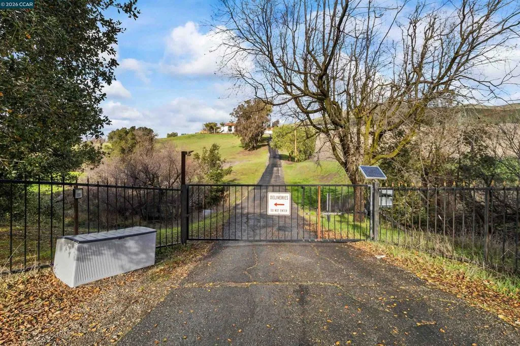 12200 Tesla Rd, Livermore, California 94550 home-pic-2
