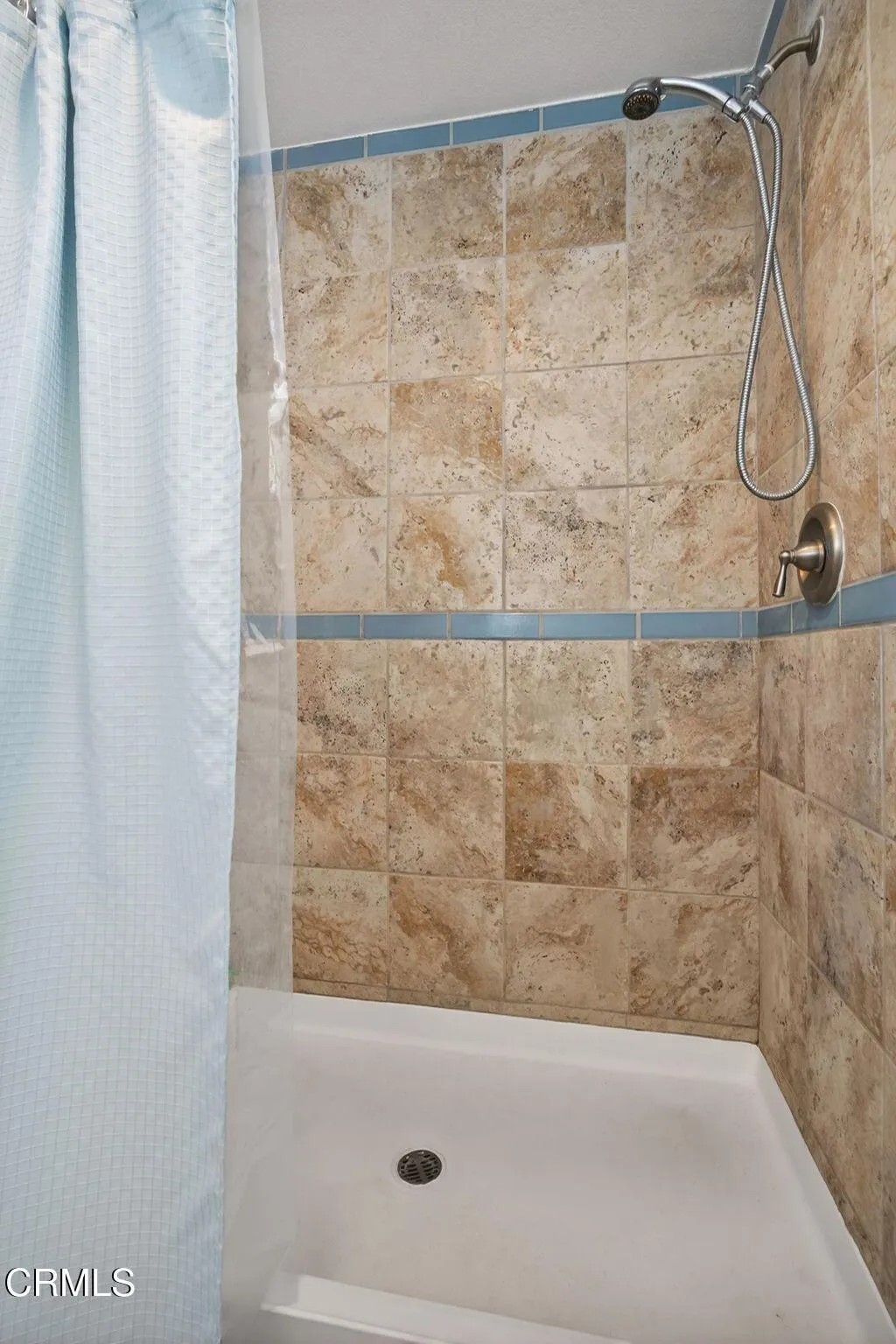 113 E Cedar Street E, Oxnard, California 93033 home-pic-28