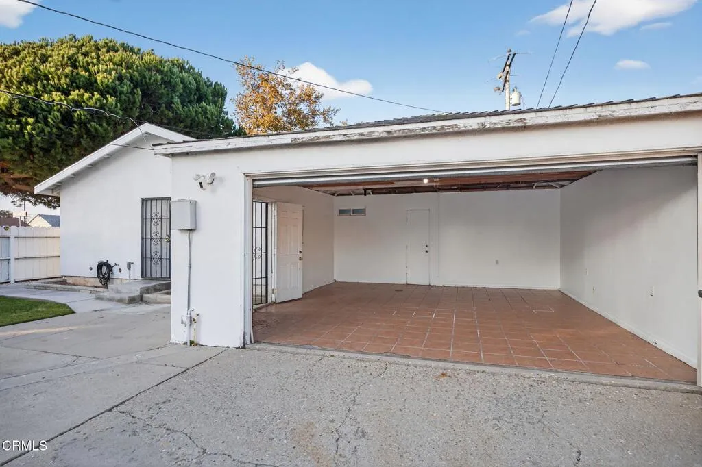 113 E Cedar Street E, Oxnard, California 93033 home-pic-13