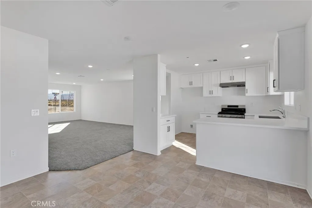 10110 Kemper Avenue, Adelanto, California 92301 home-pic-12