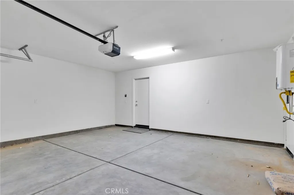 10110 Kemper Avenue, Adelanto, California 92301 home-pic-35
