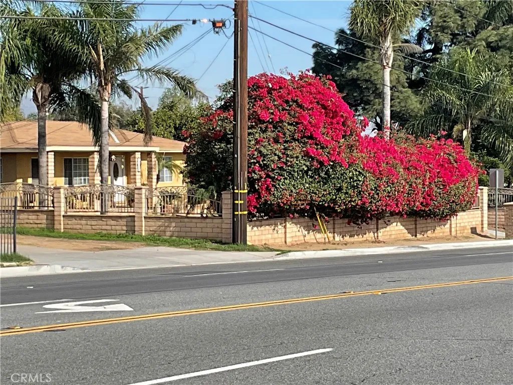 10655 Limonite, Jurupa Valley, California 91752 home-pic-1