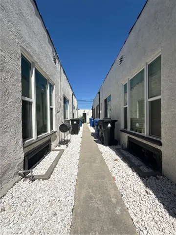 6428 S Van Ness, Los Angeles, California 90047