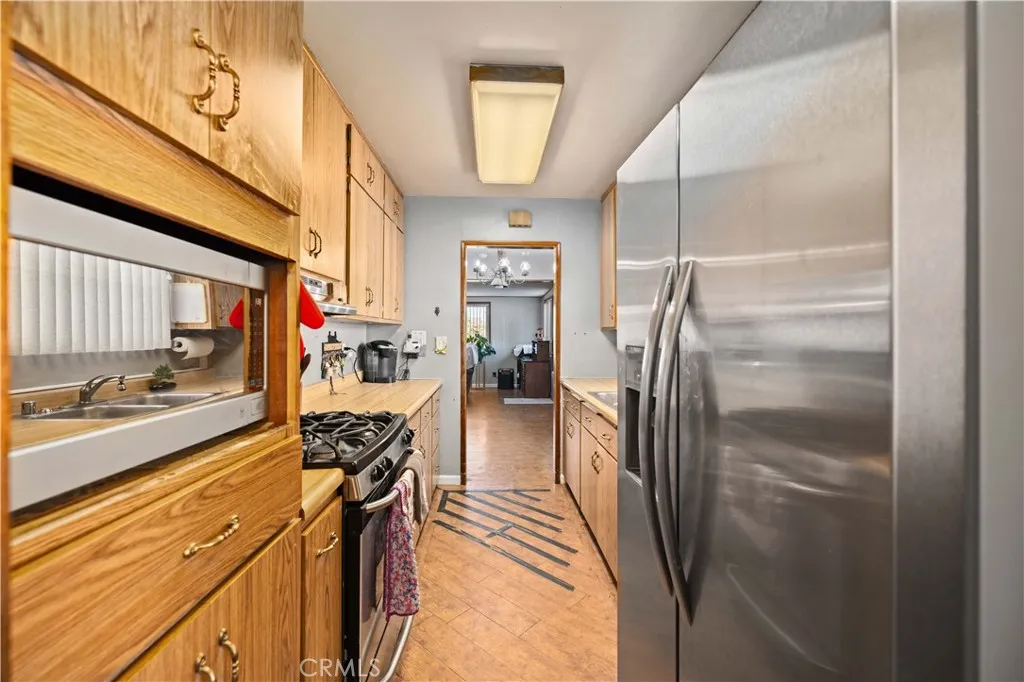 45461 3rd E, Lancaster, California 93535 home-pic-7