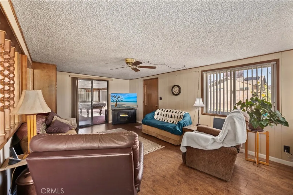 45461 3rd E, Lancaster, California 93535 home-pic-9