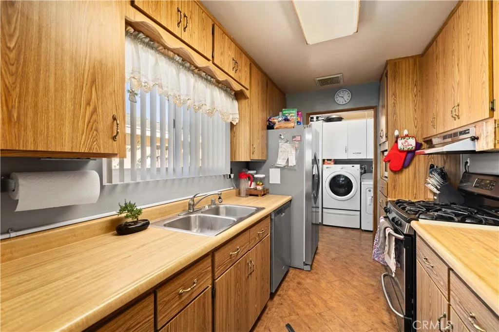 45461 3rd E, Lancaster, California 93535 home-pic-6