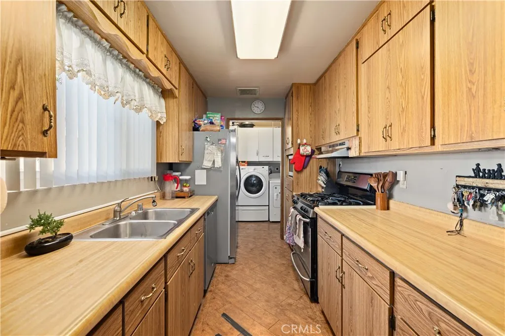 45461 3rd E, Lancaster, California 93535 home-pic-5