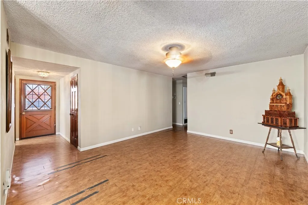 45461 3rd E, Lancaster, California 93535 home-pic-3