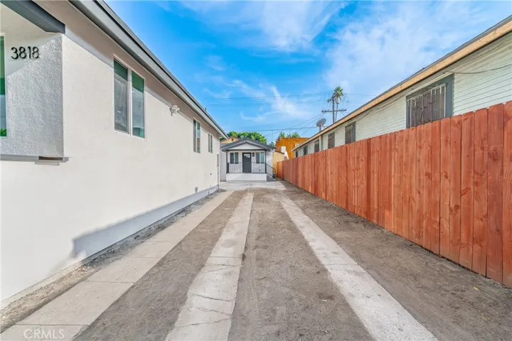 3818 Crawford, Los Angeles, California 90011