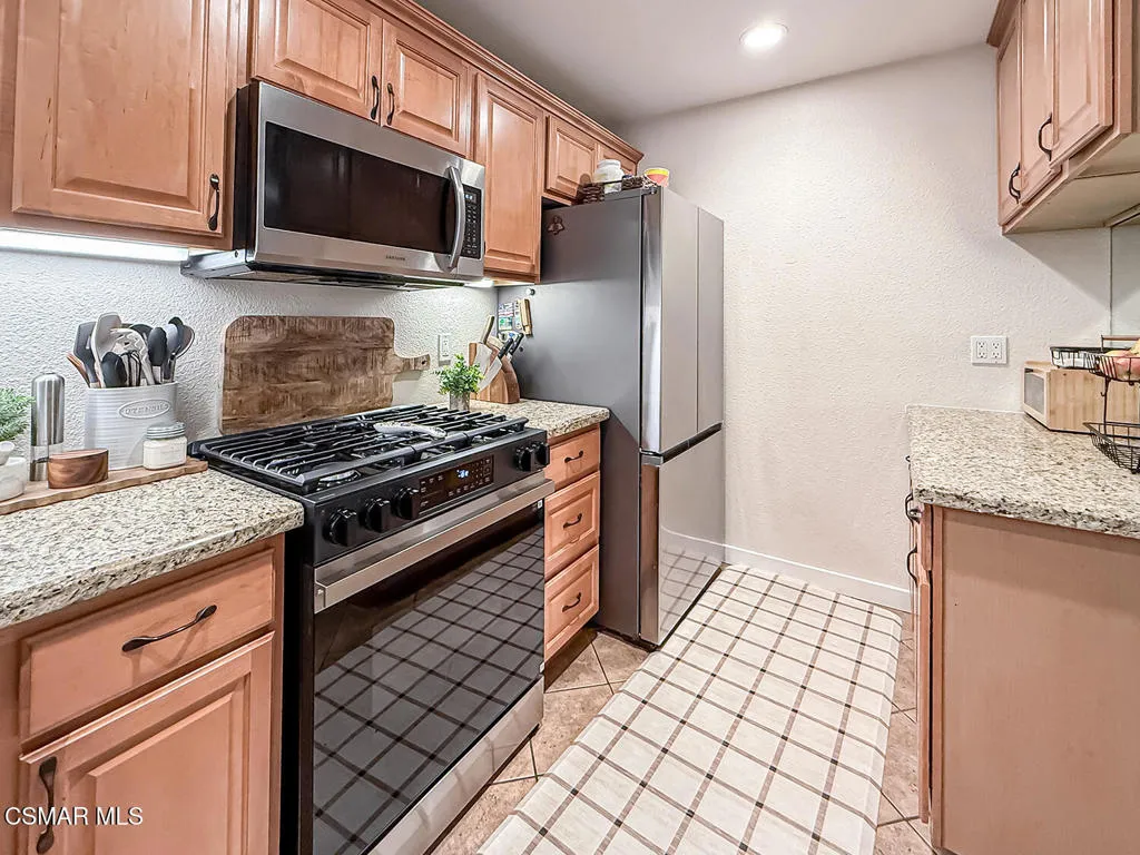 3476 Lockwood Court 33, Simi Valley, California 93063 home-pic-8
