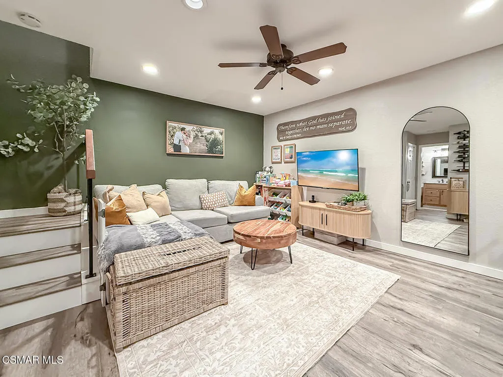 3476 Lockwood Court 33, Simi Valley, California 93063 home-pic-0