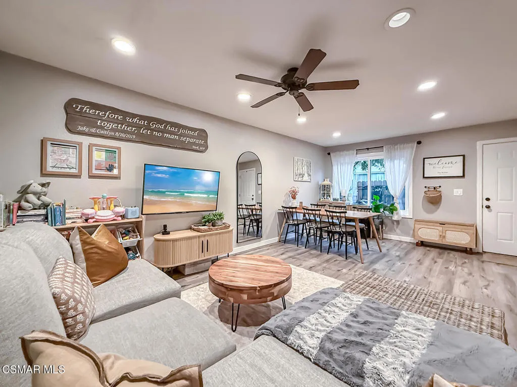 3476 Lockwood Court 33, Simi Valley, California 93063 home-pic-2
