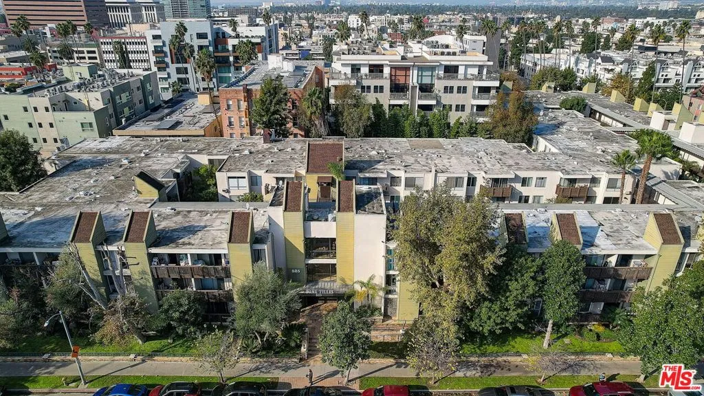 525 S Ardmore Avenue 221, Los Angeles, California 90020 home-pic-9