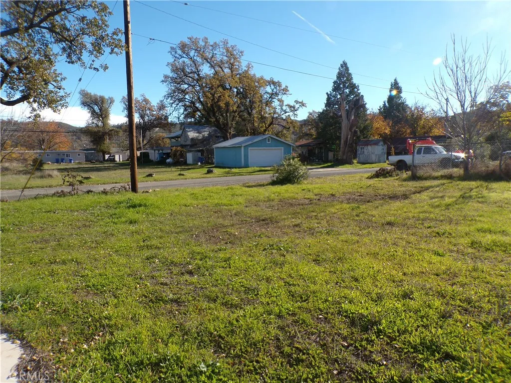 HUGE YARD