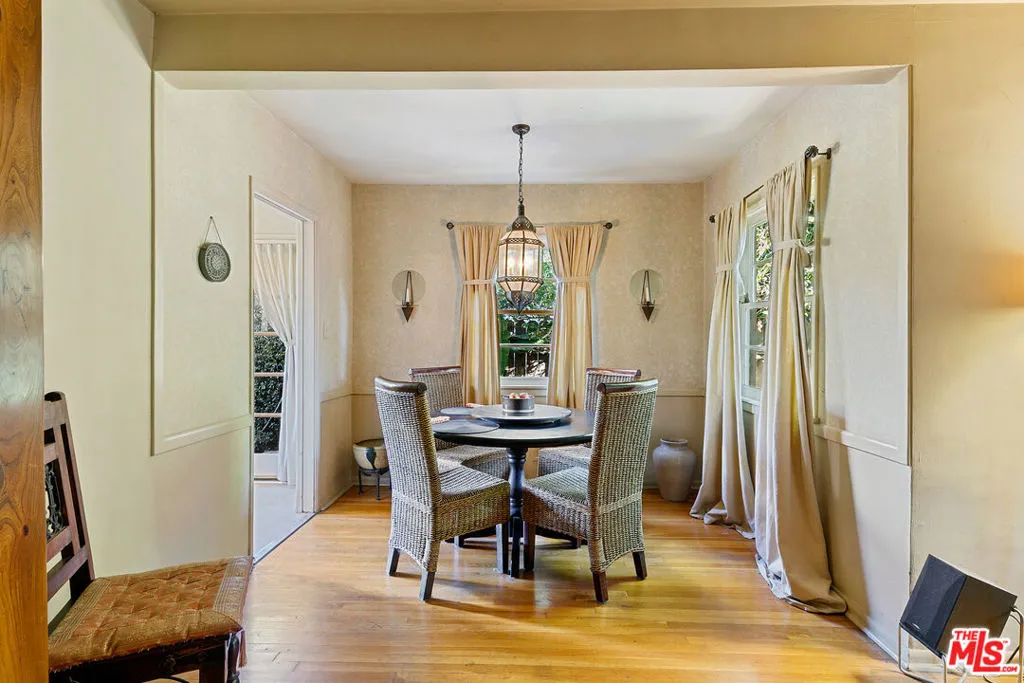 11672 Erwin Street, North Hollywood, California 91606 home-pic-8