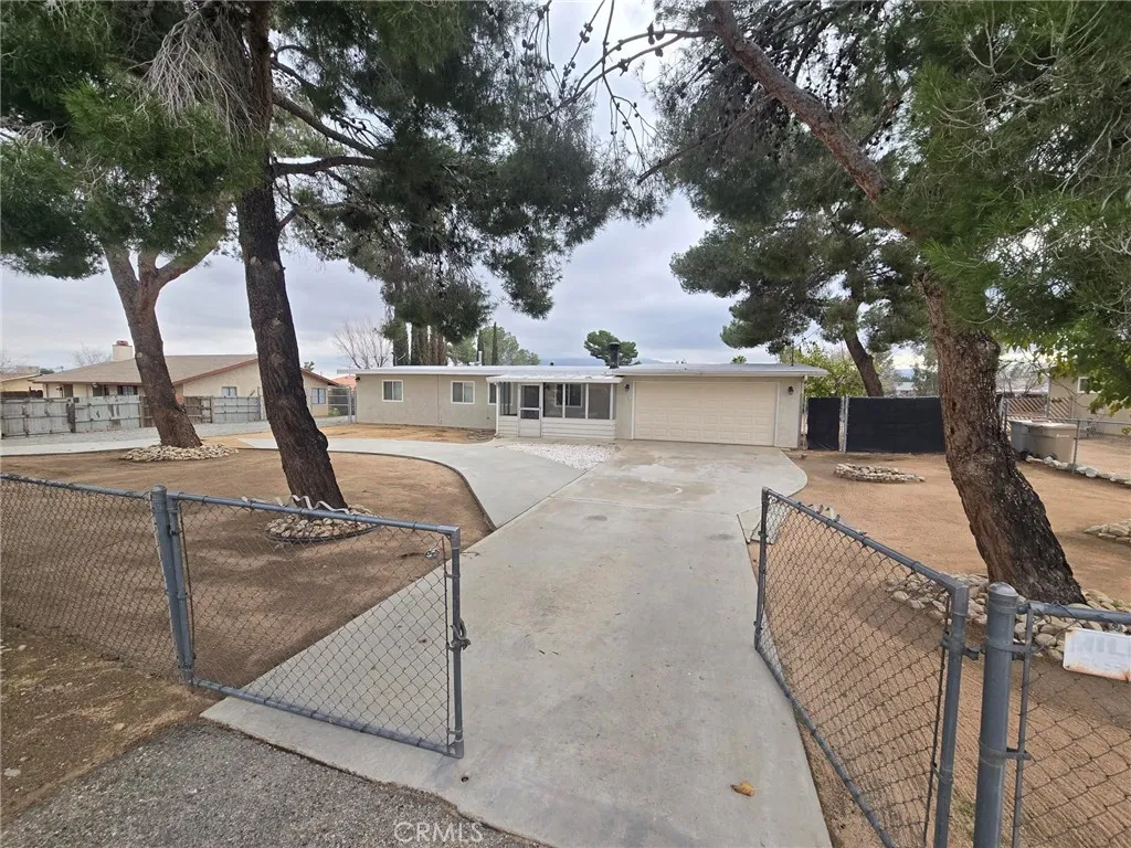 9341 Buckthorn, Hesperia, California 92345 home-pic-1