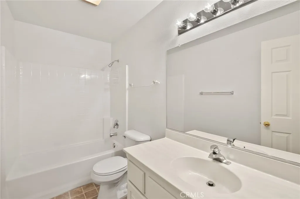 27297 Sierra Madre Drive, Murrieta, California 92563 home-pic-37
