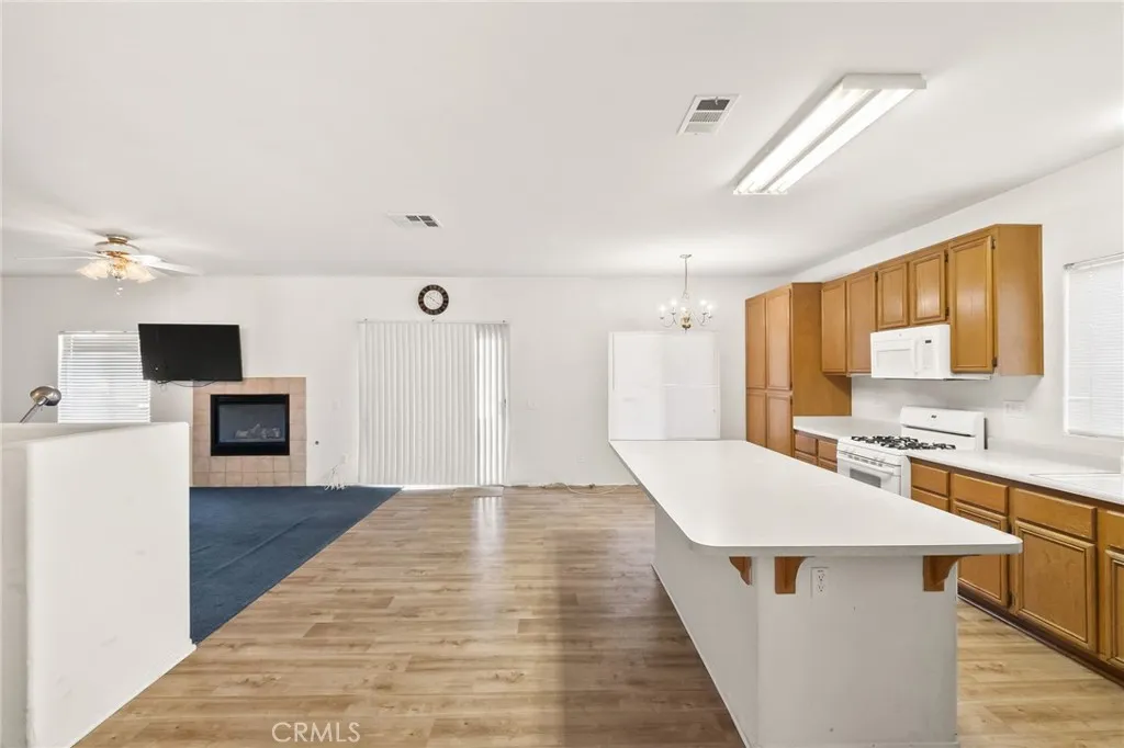 27297 Sierra Madre Drive, Murrieta, California 92563 home-pic-10