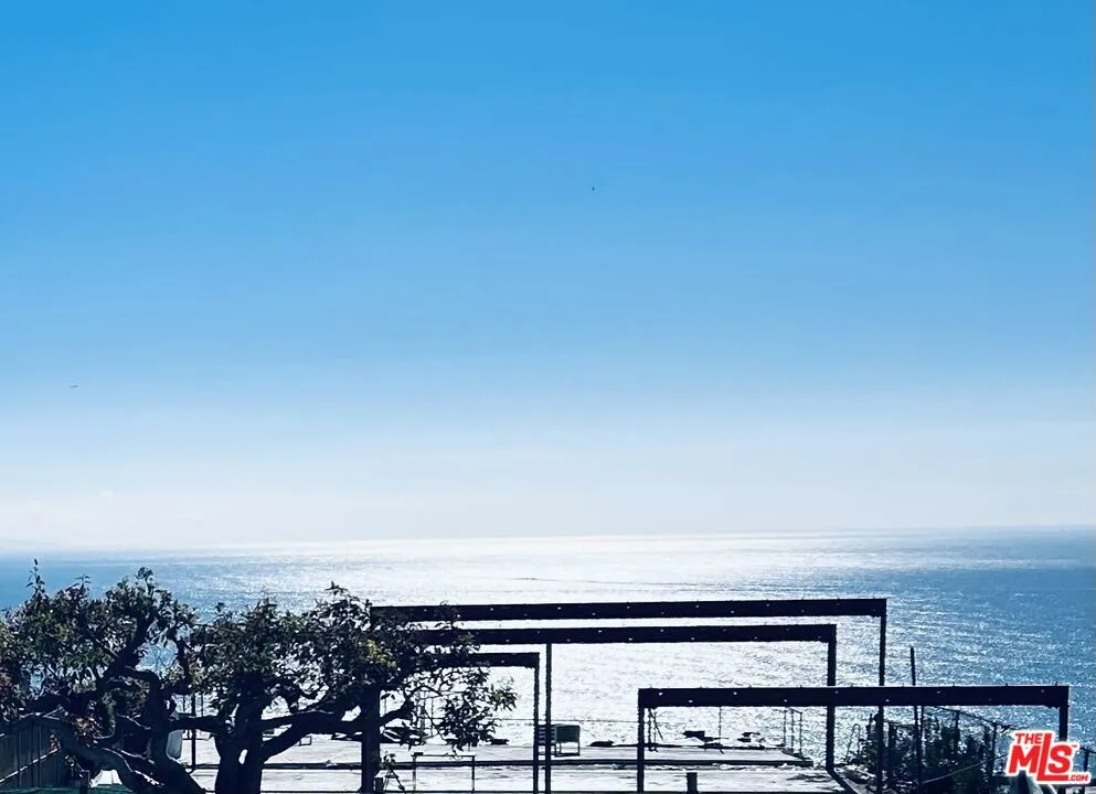 18137 Wakecrest Drive, Malibu, California 90265 home-pic-1