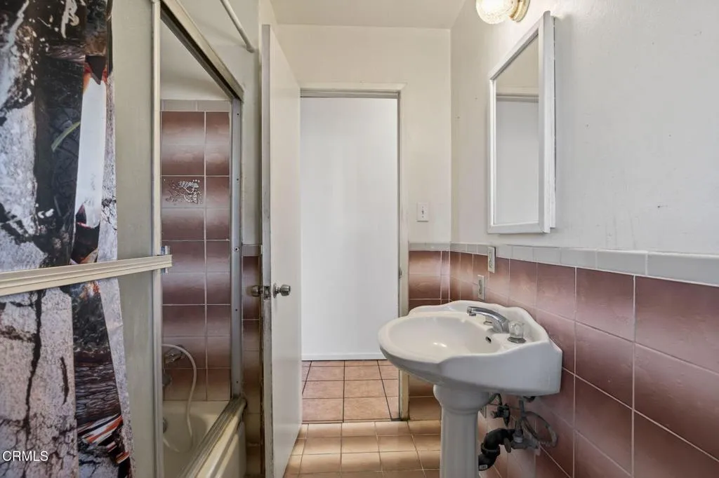 236 E Poplar Street, Oxnard, California 93033 home-pic-8
