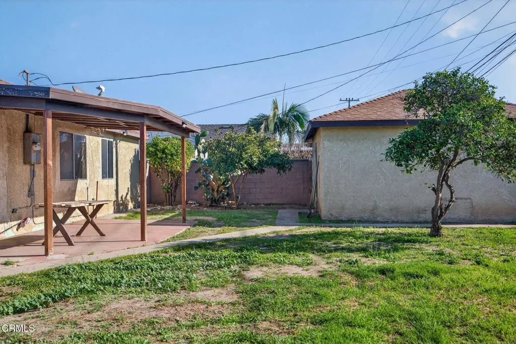 236 E Poplar Street, Oxnard, California 93033 home-pic-17