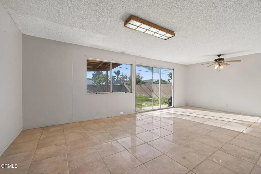 236 E Poplar Street, Oxnard, California 93033 home-pic-3
