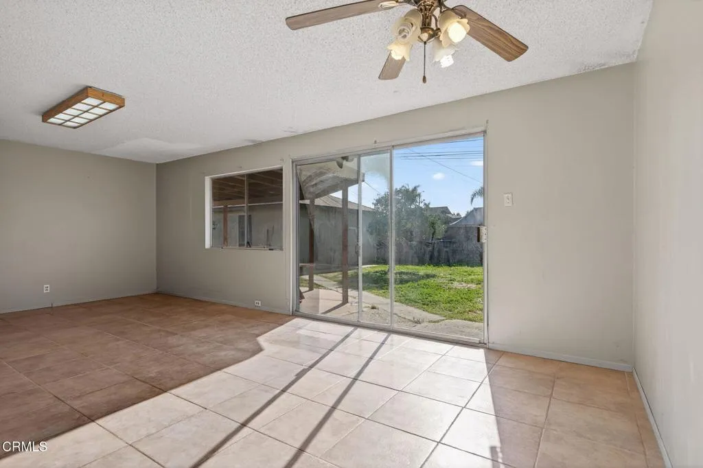 236 E Poplar Street, Oxnard, California 93033 home-pic-4