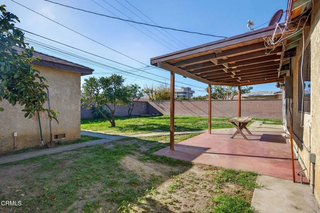236 E Poplar Street, Oxnard, California 93033 home-pic-14