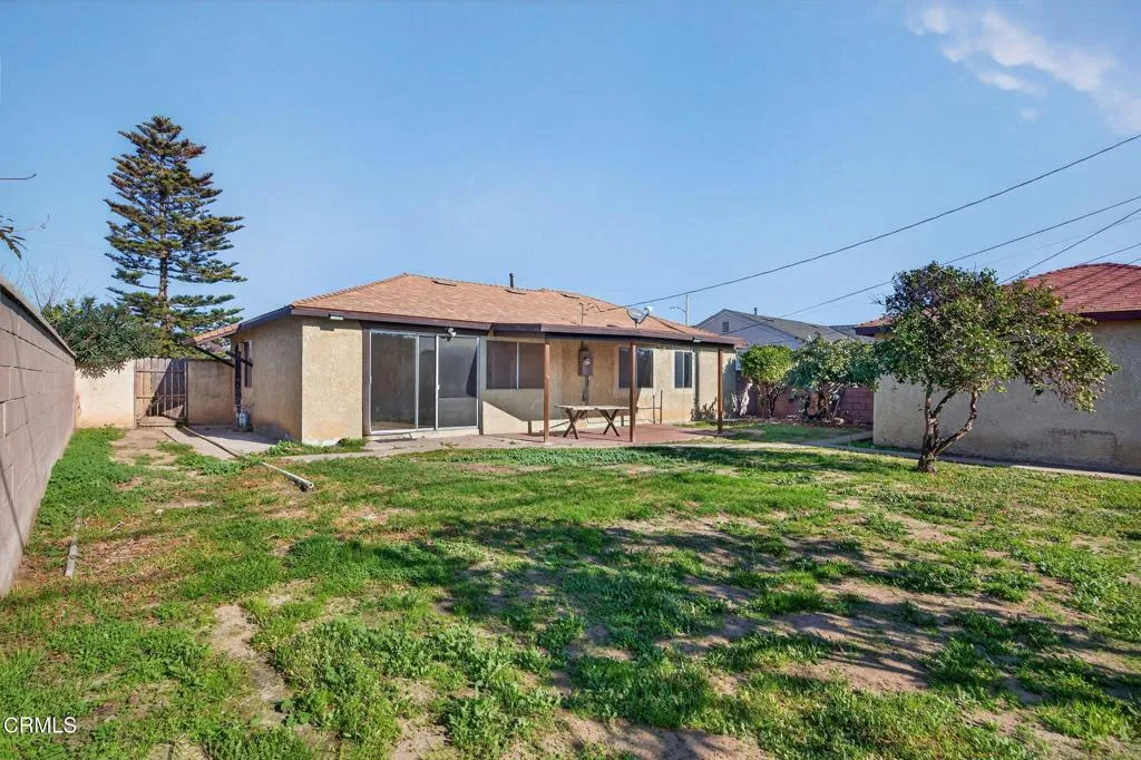 236 E Poplar Street, Oxnard, California 93033 home-pic-16
