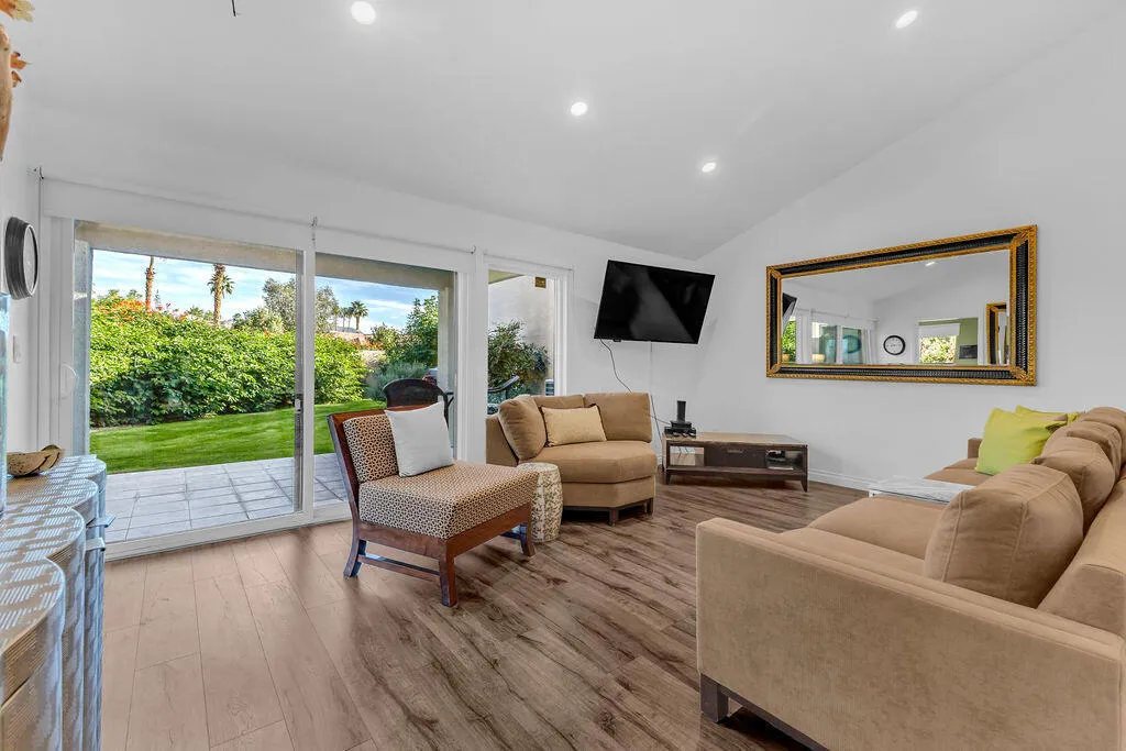 48590 Oakwood Way, Palm Desert, California 92260 home-pic-16