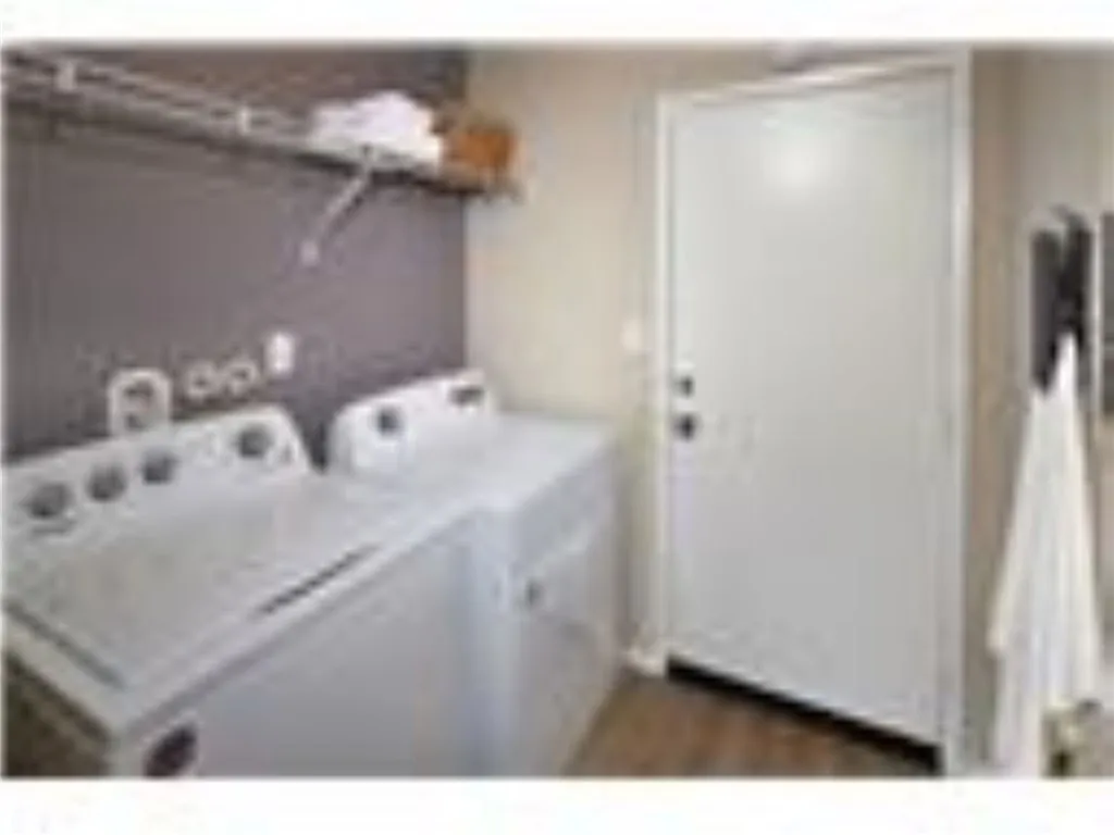 2102 El Nido Avenue, Perris, California 92571 home-pic-12