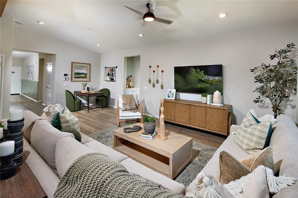 2102 El Nido Avenue, Perris, California 92571 home-pic-4