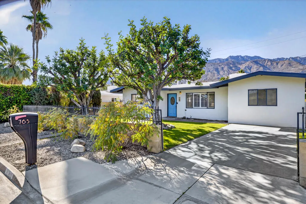 765 N Paseo De Anza, Palm Springs, California 92262 home-pic-3