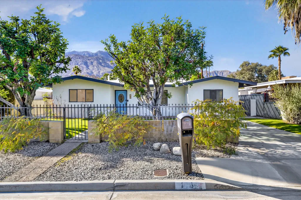765 N Paseo De Anza, Palm Springs, California 92262 home-pic-0