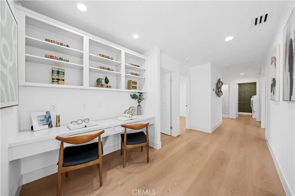 33 Winterfield Road, Irvine, California 92602 home-pic-18